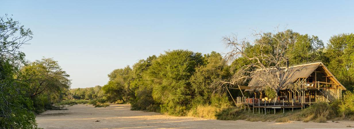 Rhino Post Safari Lodge