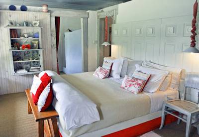 Cosy farmhouse bedroom with mohair blankets and cotton sheets Cleopatra Mountain Farmhouse