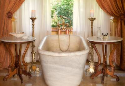 Freestanding bathtub in spacious en-suite bathroom at Hartford House Natal Midlands