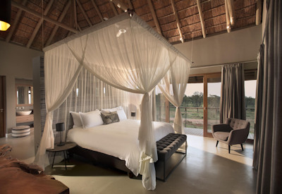 Thatched safari suites at the safari lodge