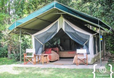 Governors Camp Kenya dining area food comfortable not haute cuisine Masai Mara Reserve Kenya