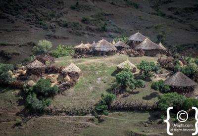 Lalibela Ethiopia town panoramic mountain valley views 2500m altitude photography Uyaphi