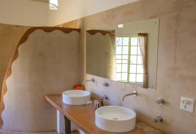Büllsport Guestfarm en-suite bathroom guest room Naukluft Namibia budget farm-stay