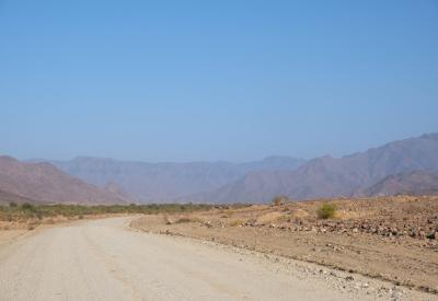C13 mountain pass Orange River Namibia South Africa border scenic road trip