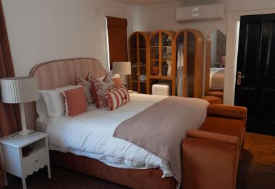 Tintswalo Summer House individually decorated suite luxury villa accommodation Glencairn Cape Town