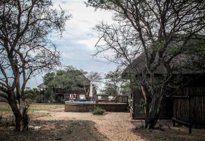 nThambo Tree Camp en-suite bathroom safari chalet Klaserie Game Reserve South Africa