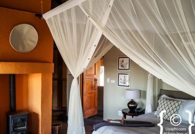 Rhulani Safari Lodge dining cuisine Madikwe Game Reserve malaria-free South Africa