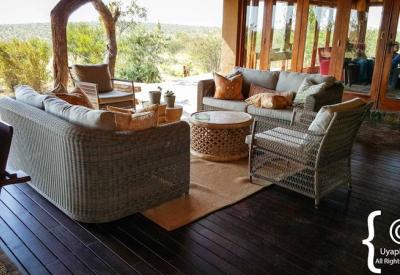 Rhulani Safari Lodge en-suite bath his-and-hers basins Madikwe Game Reserve South Africa