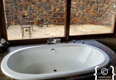 Tuningi Safari Lodge fine dining breakfast dinner Madikwe Game Reserve South Africa