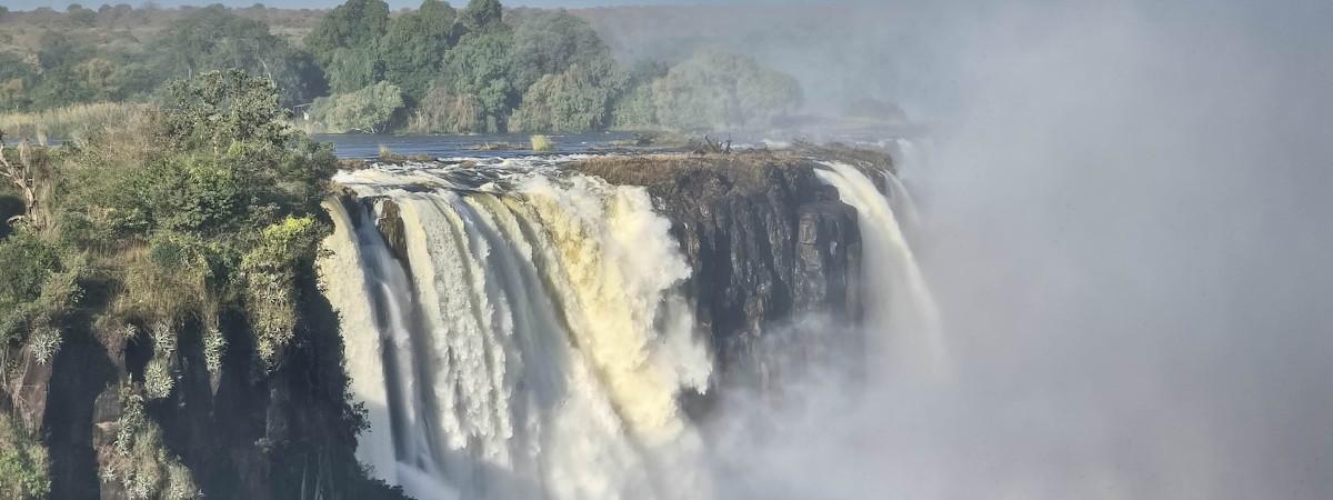 10 Reasons to Visit Victoria Falls for an Unforgettable Experience