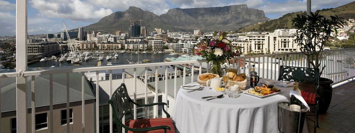 Commodore Hotel