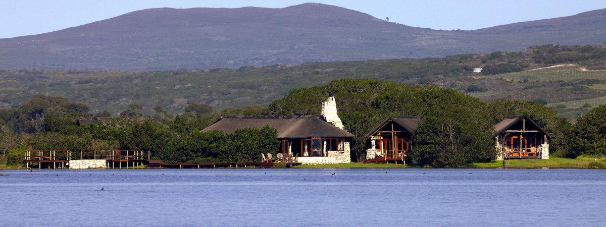 Mosaic Farm Lagoon Lodge