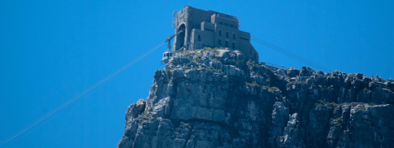 Climbing Table Mountain Skeleton Gorge Kirstenbosch Jan Smuts 2 hours hike cable car cableway Cape Town