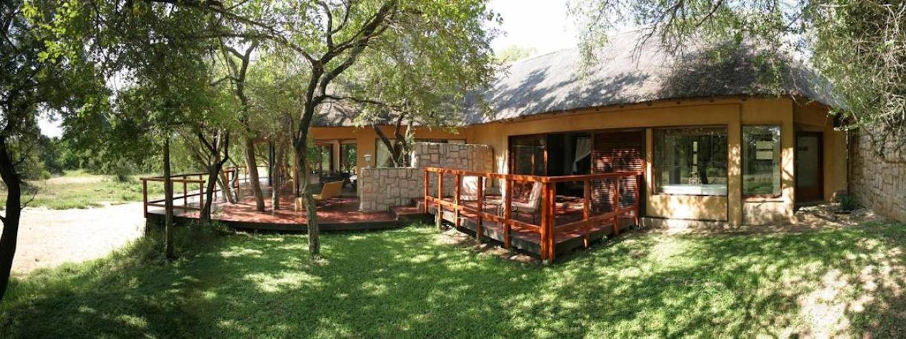 Shumbalala Game Lodgewithin the Private Thornybush Game Reserve