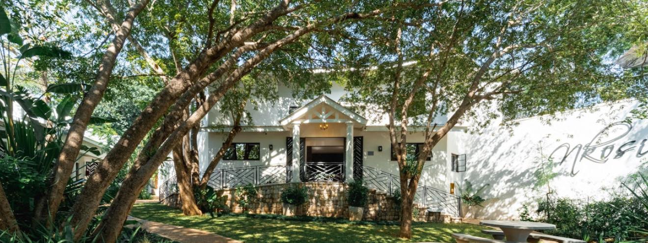 Nkosi Guest Lodge 24 superior rooms affordable luxury Victoria Falls Zimbabwe