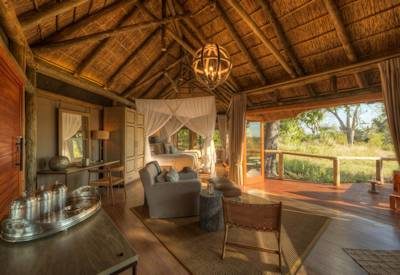 Bedrooms with views out over the Moremi