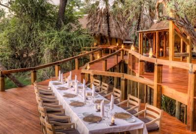 Outdoor dining deck