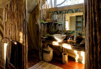 En-suite bathrooms with shower
