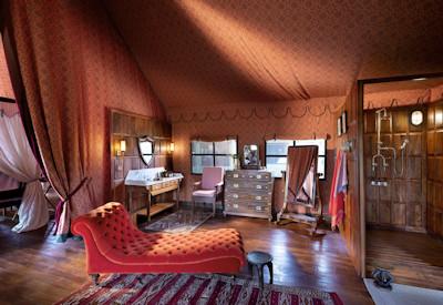 Private Camp with en-suite bathrooms with indoor and outdoor showers