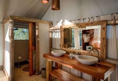 Little Tubu Tree bathrooms