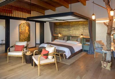 Large and luxurious safari suites