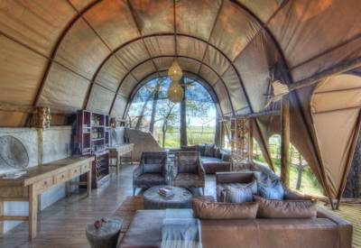 Camp, lounge and central guest area