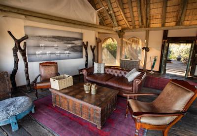 Lounge area with high quality binoculars