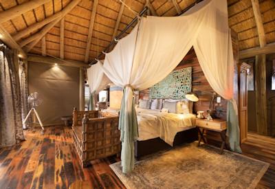 Tented suites with a luxurious en-suite bathroom