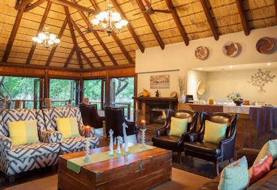 Main lounge area with firplace
