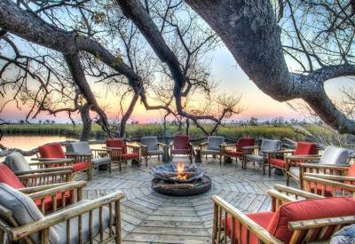 Outdoor fire pit