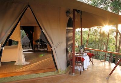 Safari suites overlooking the Mara
