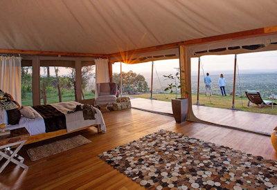 Large and luxurious tented suites