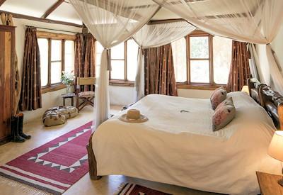 Large classic safari bedrooms