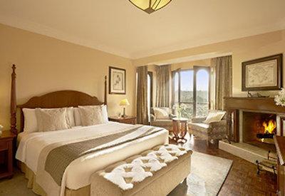 Luxurious derooms with fireplaces