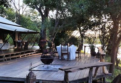 Outdoor dining deck and firepit