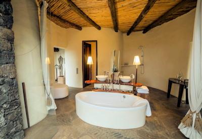 Intimate and stunning en-suite bathrooms