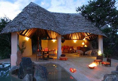 Sabuk Safari lodge lit up at night