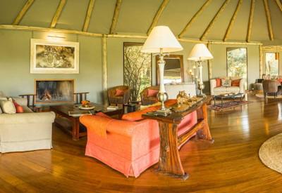 Lounge and centralguest area