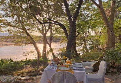 Outdoor dining in the Shaba