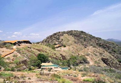 Saruni is perched high on a series of kopies
