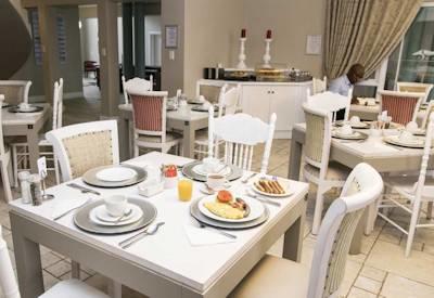 Breakfast room