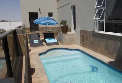 Villa swimming pool