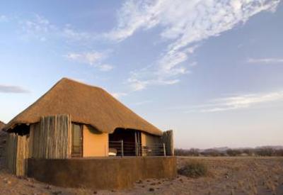 16 Thatched suites