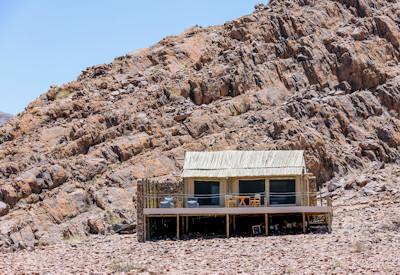 Located near to the majestic tsaris mountains