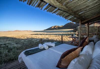 Views out over the endless flat gravel plains