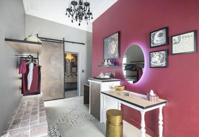 En-suite bathroom with free toiletries