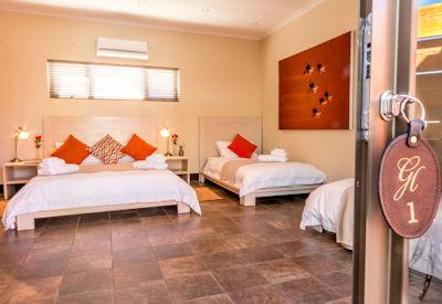 Twin rooms and guest rooms with an en suite bathroom