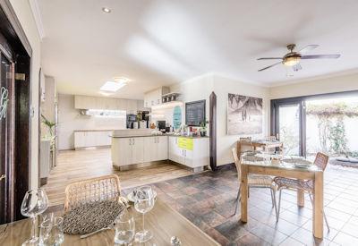 Spacious rooms with lounge and seating area