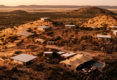 Upmarket and luxurious safari lodge option