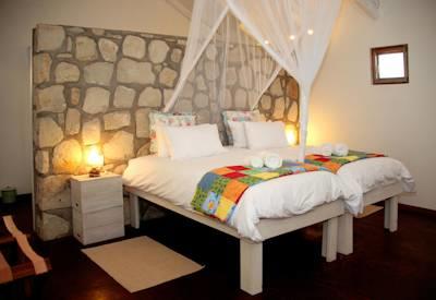 Large rooms with twin beds